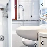 Under Historical Upper Town And Close To The Center ! Appartamento Bergamo