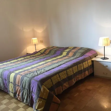 Under Historical Upper Town And Close To The Center ! Appartamento *